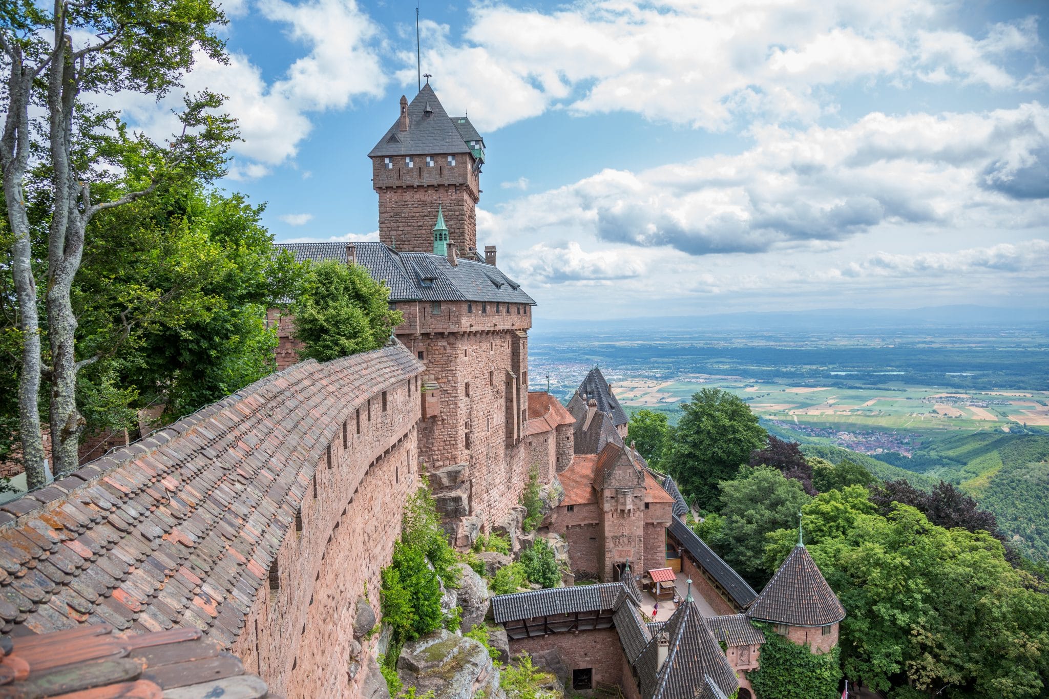 Château du Haut-Koenigsbourg et plaine d'Alsace