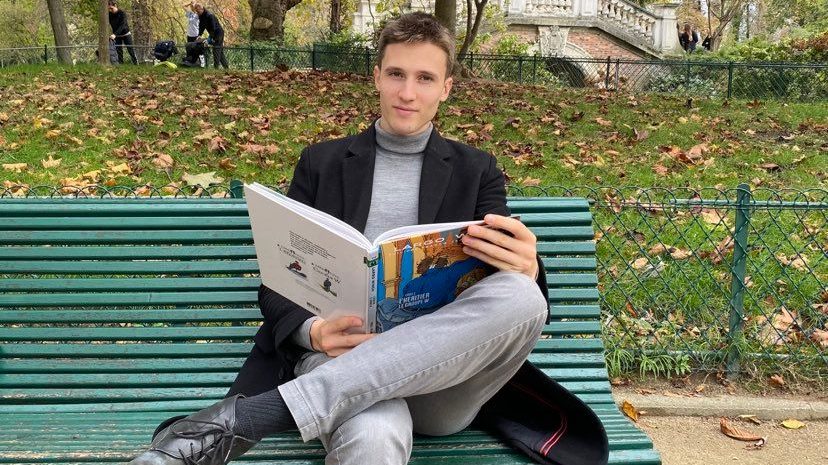 Jules et son livre inspirant