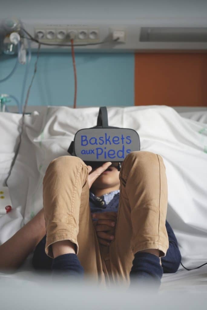 Faire voyager virtuellement les enfants hospitalisés avec Baskets aux Pieds