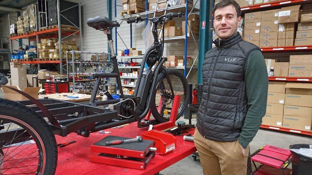 Thomas Chenut, président-fondateur de VUF dans son usine d'assemblage