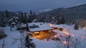 Dans l'Isère, une auberge fonctionne sans eau ni électricité