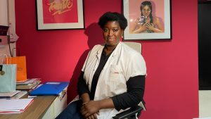 Le Docteur Aïcha N'Doye, chirurgienne à la Polyclinique Bordeaux Nord Aquitaine