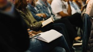 église femmes prêtres