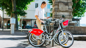 Doter les territoires périurbains de vélos en libre-service avec Fredo