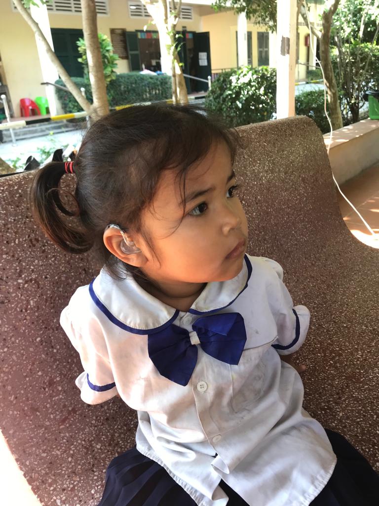 Appareiller les enfants sourds au Cambodge avec l’association ESC